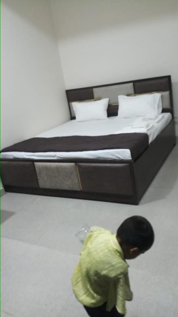 Jhankar Banquet And Lawn Varanasi Ngoại thất bức ảnh