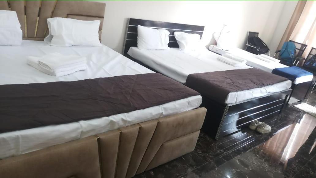 Jhankar Banquet And Lawn Varanasi Ngoại thất bức ảnh