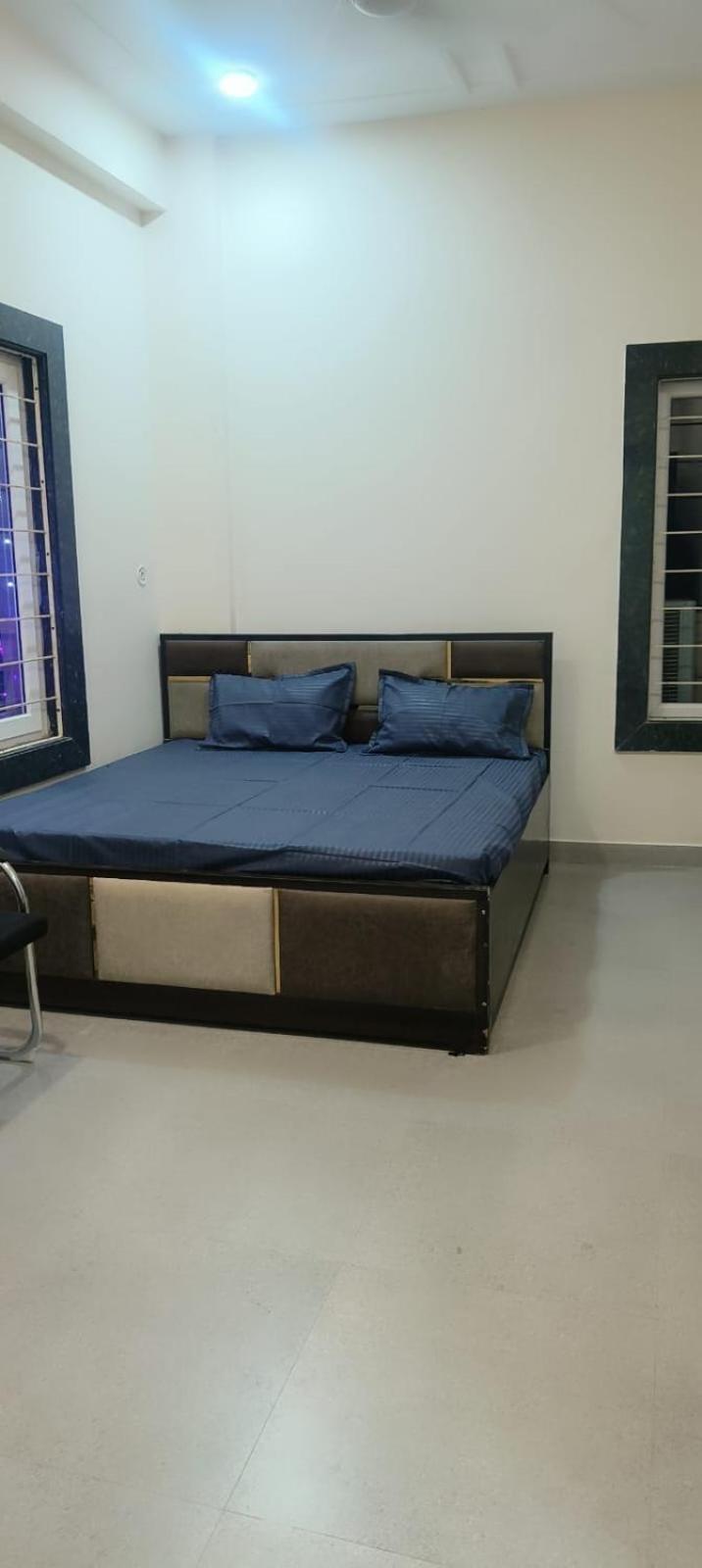 Jhankar Banquet And Lawn Varanasi Ngoại thất bức ảnh